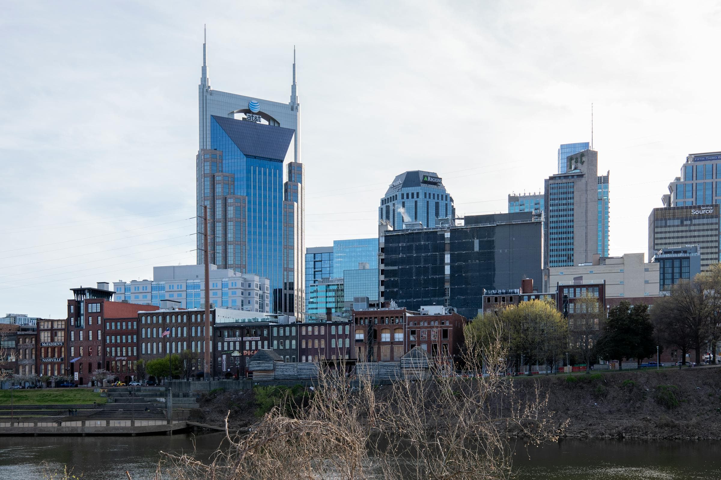 AT&T Building anchoring the downtown Nashville skyline against an open Tennessee sky